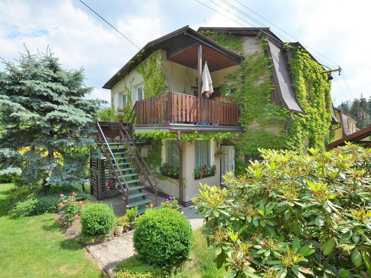 Modern Apartment In Carlsbad With Garden Karlovy Vary Dış mekan fotoğraf